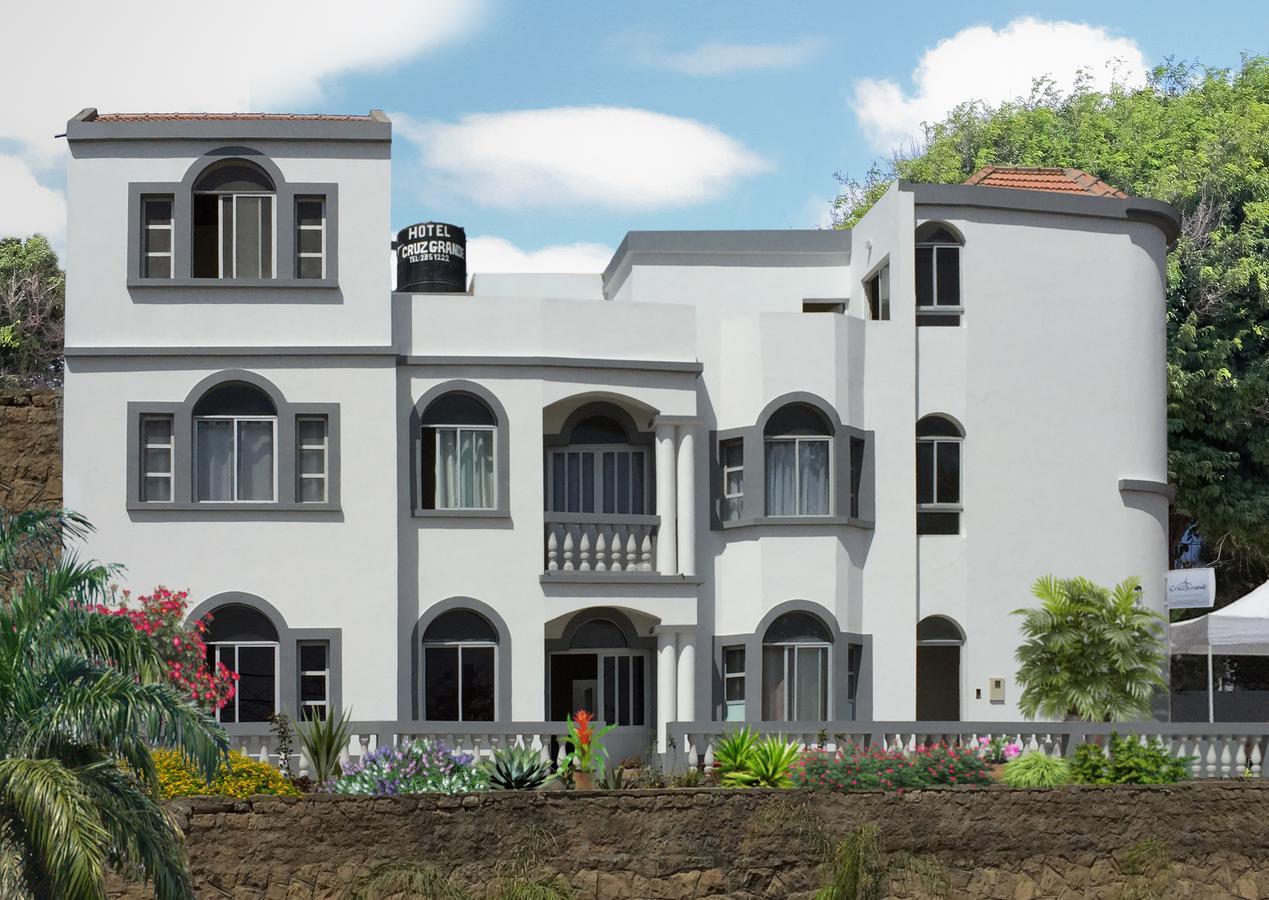 Hotel Cruz Grande-Brava Vila Nova Sintra Exterior photo